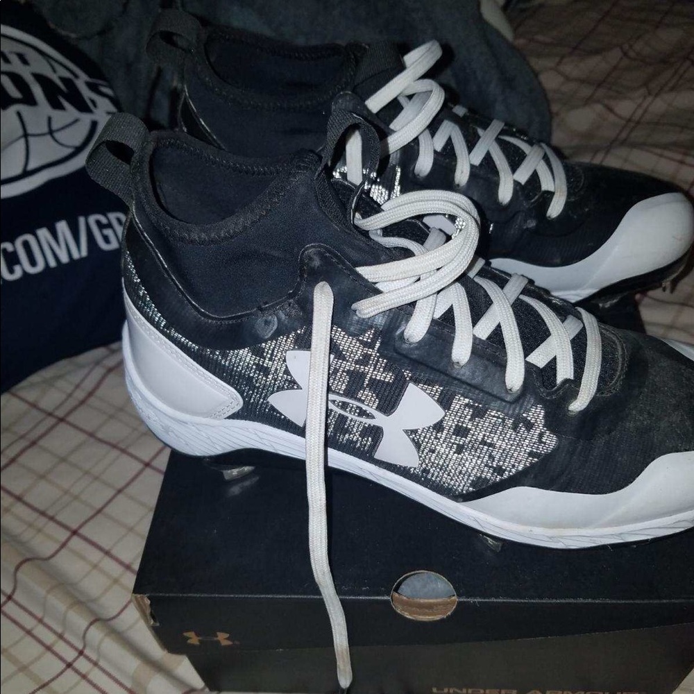 Softball cleats